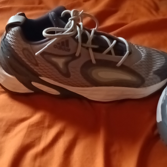 Adidas - Picture 3 of 3